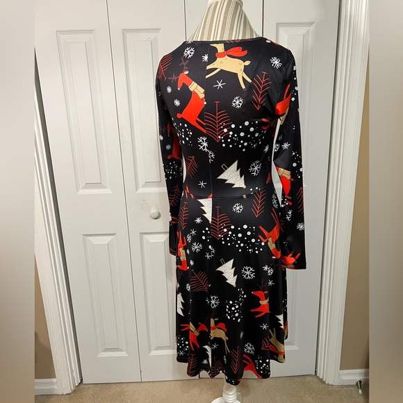 KIRA Women's Christmas Scoop-Neck Graphic Long-Sleeve Fit and Flare Dress Black - Picture 7 of 9